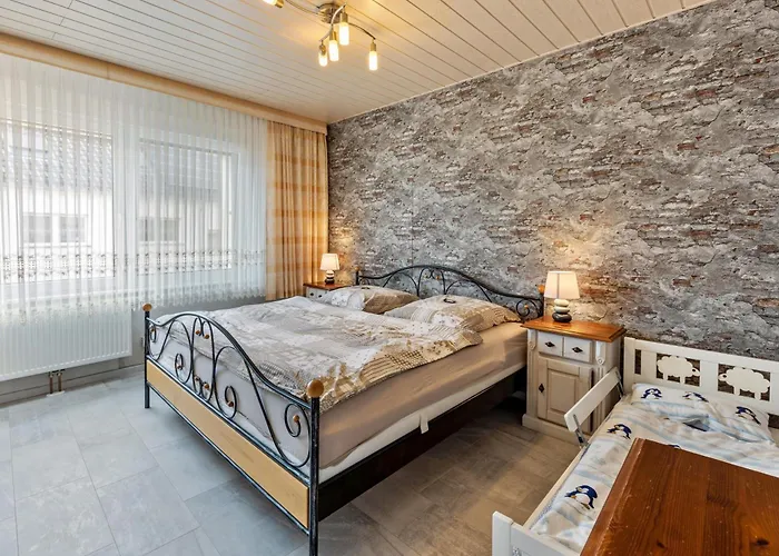 Familienhaus Lägenhet *