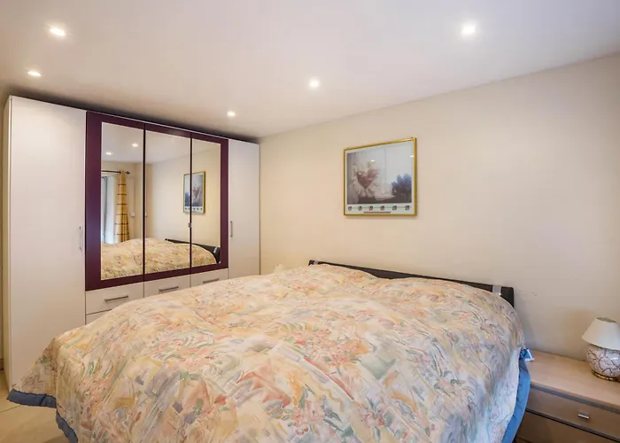 Lägenhet Familienhaus