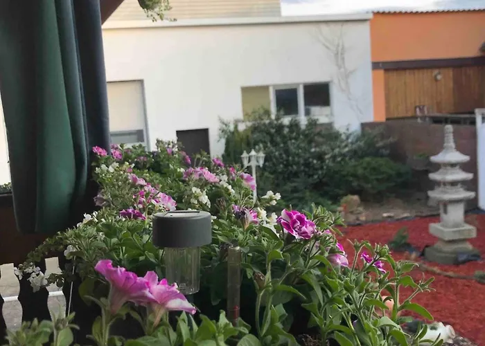 Familienhaus Lägenhet *